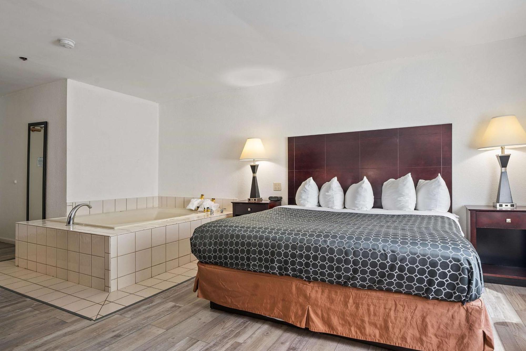 Best Western Oakbrook Inn Окбрук Террас Экстерьер фото